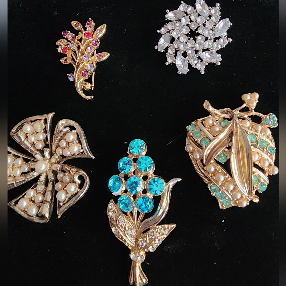 Vintage Lot Of 5 "Wounded" Brooches